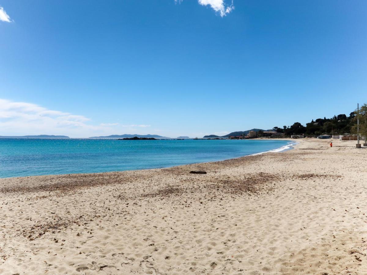 Apartment Les Roses Lauriers By Interhome Le Lavandou Esterno foto