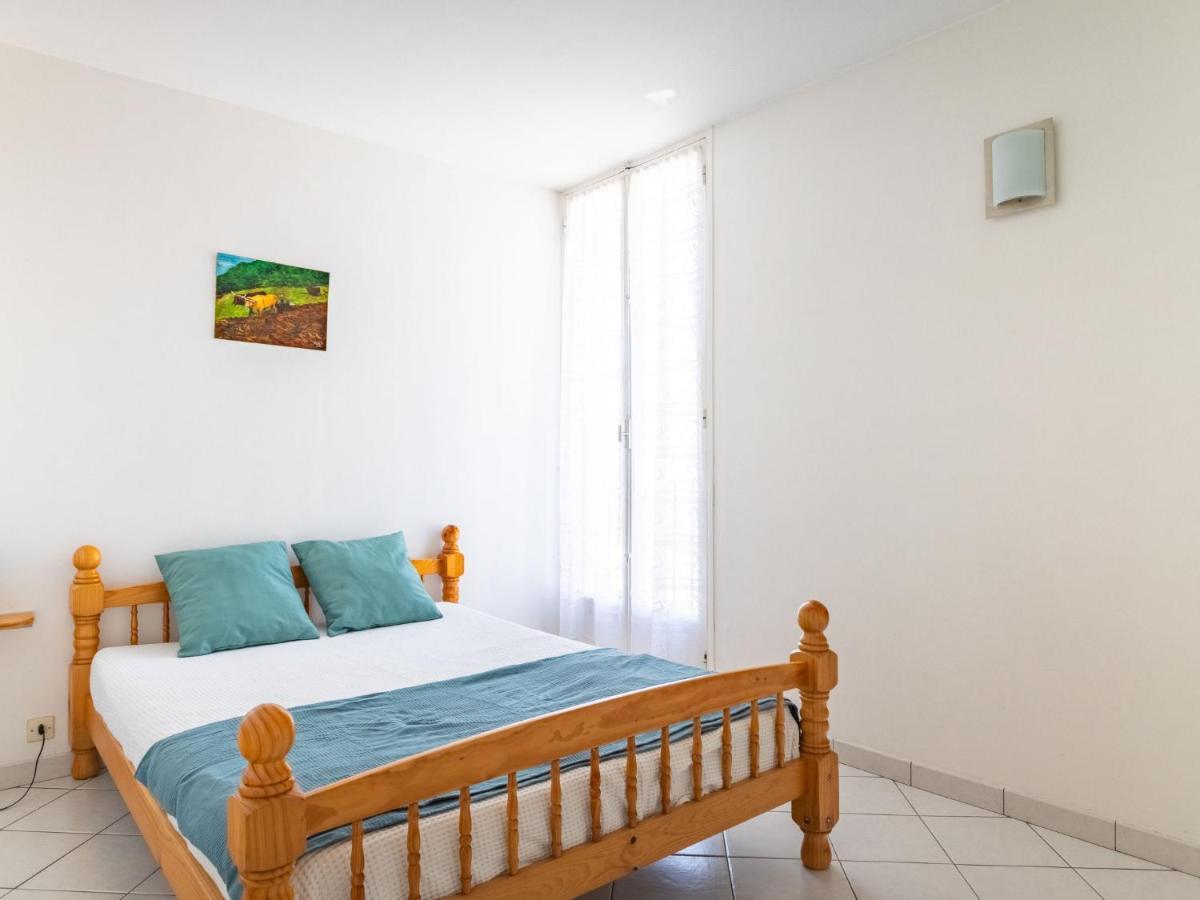 Apartment Les Roses Lauriers By Interhome Le Lavandou Esterno foto