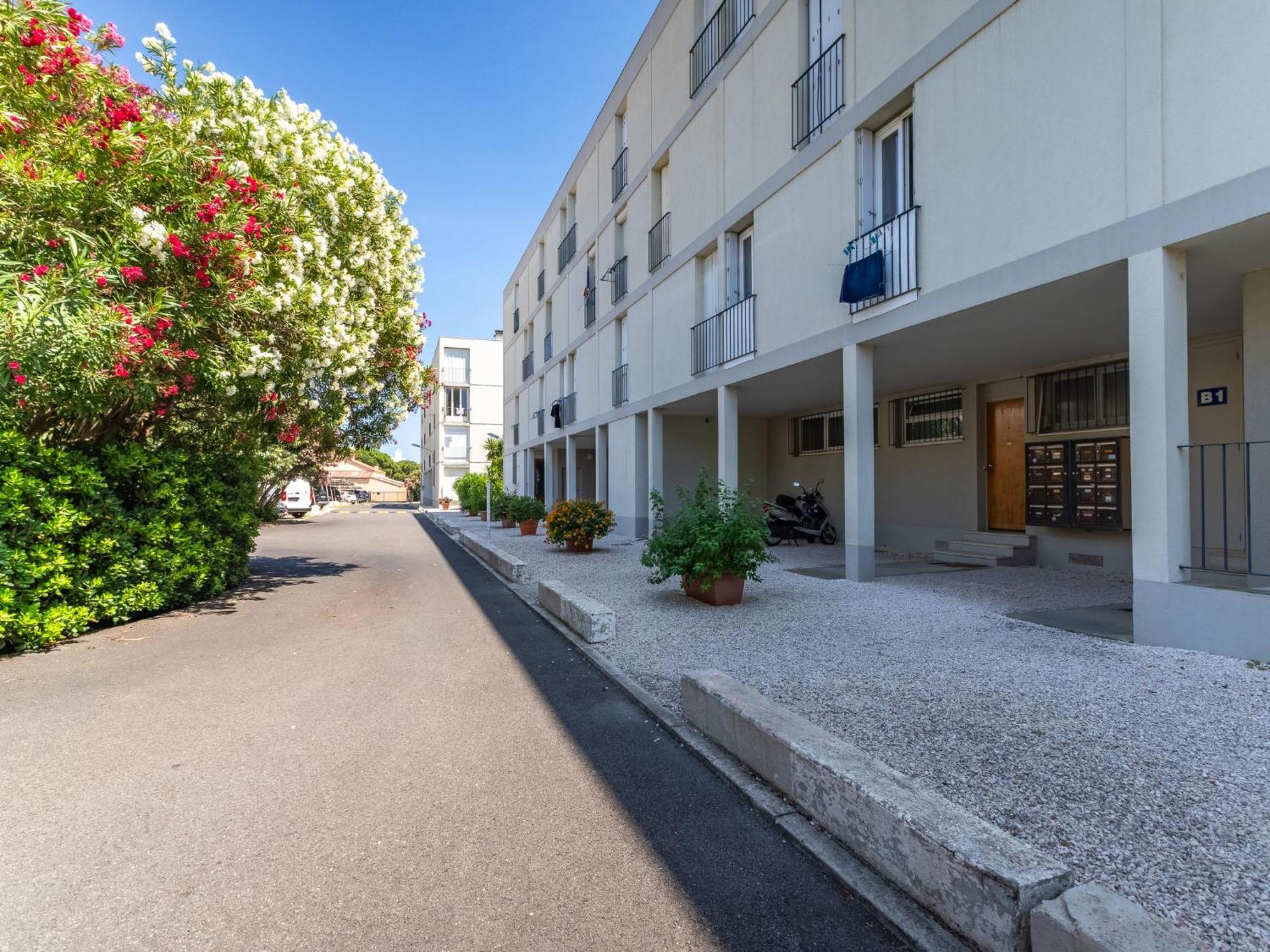 Apartment Les Roses Lauriers By Interhome Le Lavandou Esterno foto