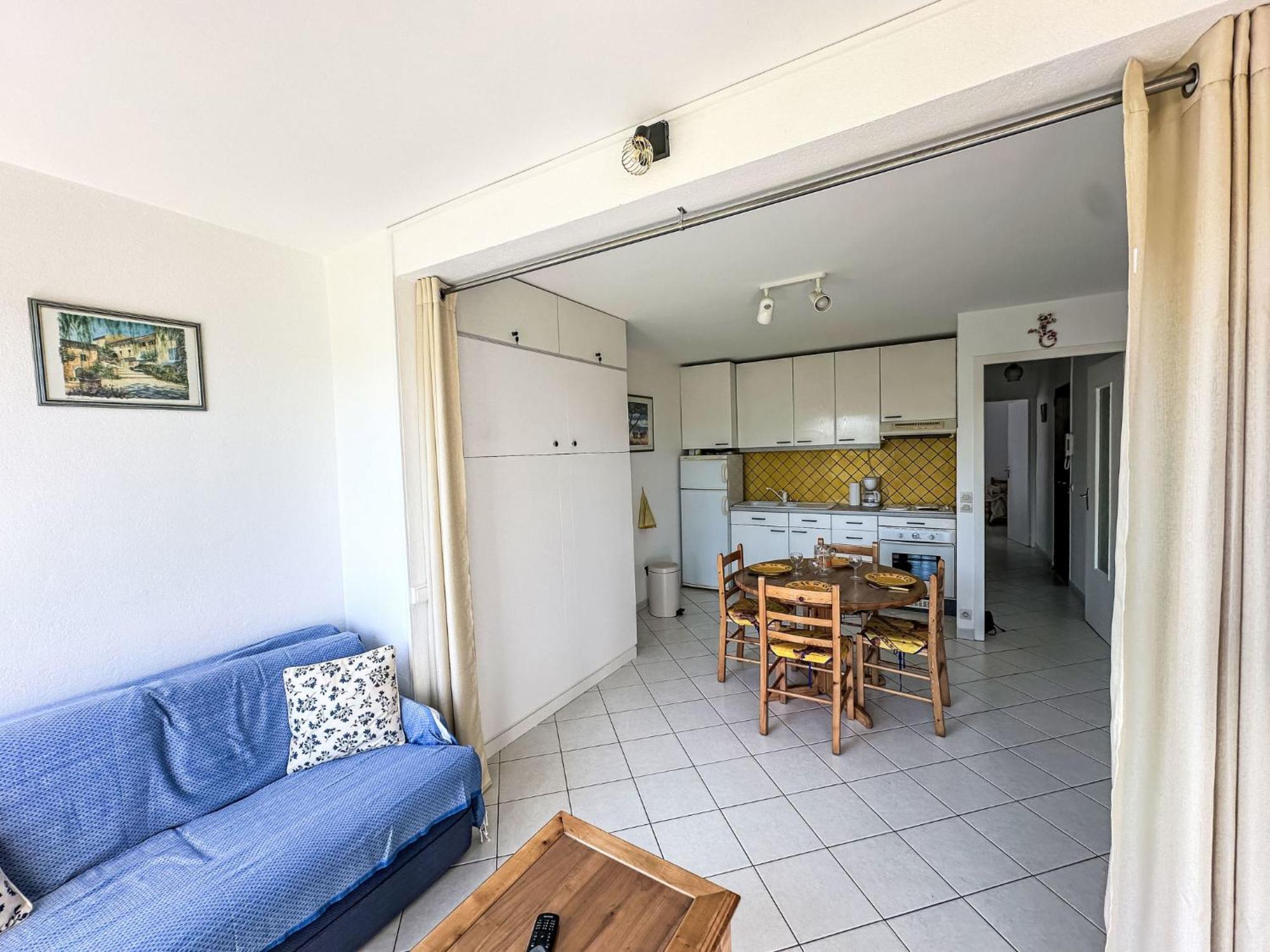Apartment Les Roses Lauriers By Interhome Le Lavandou Esterno foto